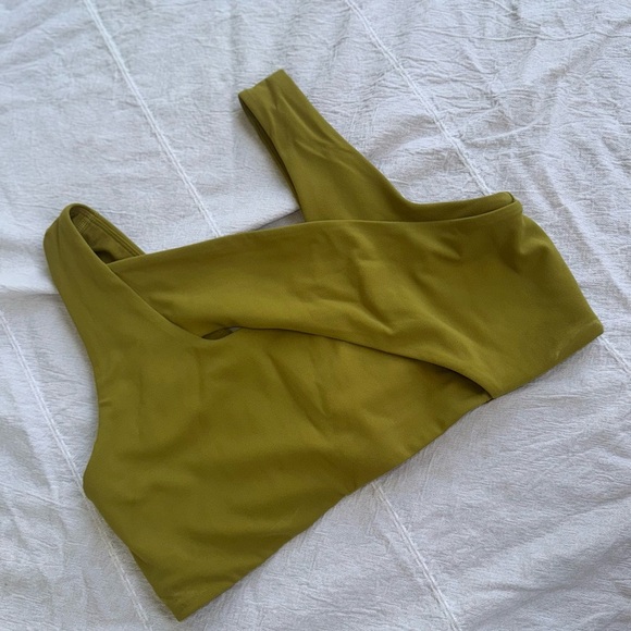 Lululemon cross-front yoga bra - Picture 3 of 8